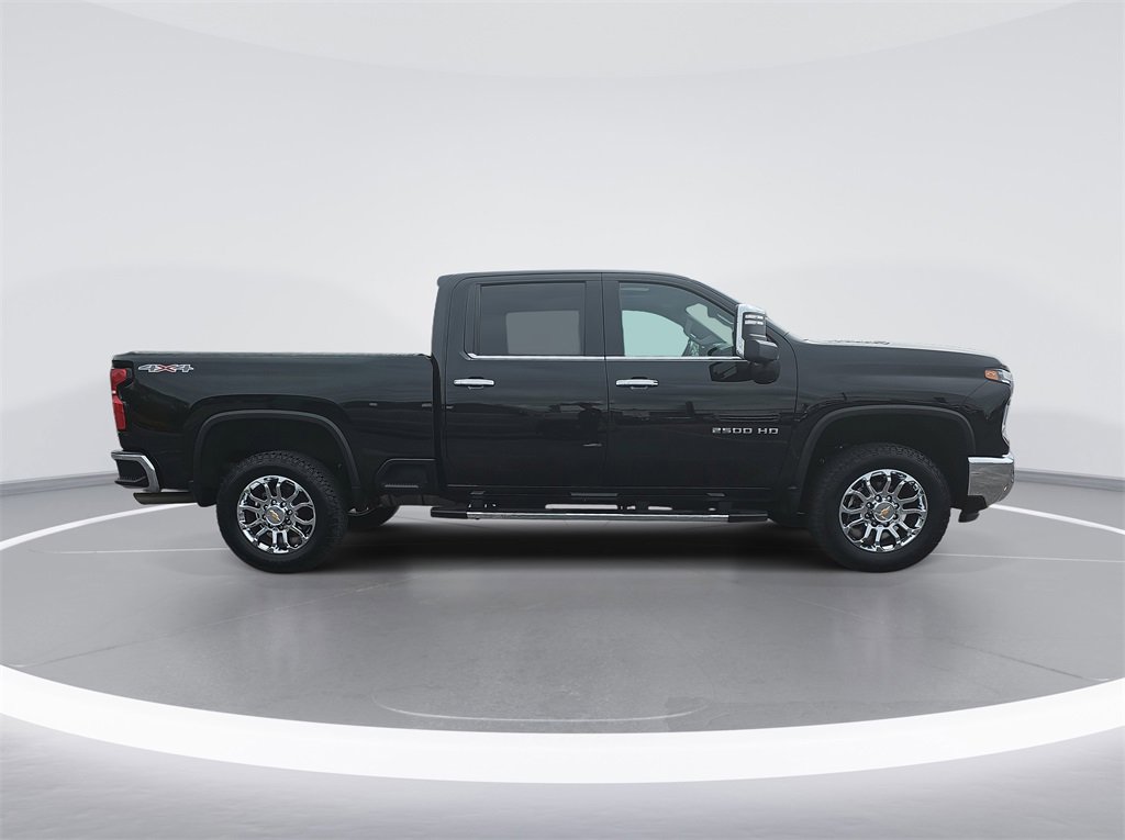 2024 Chevrolet Silverado 2500HD LTZ photo 2