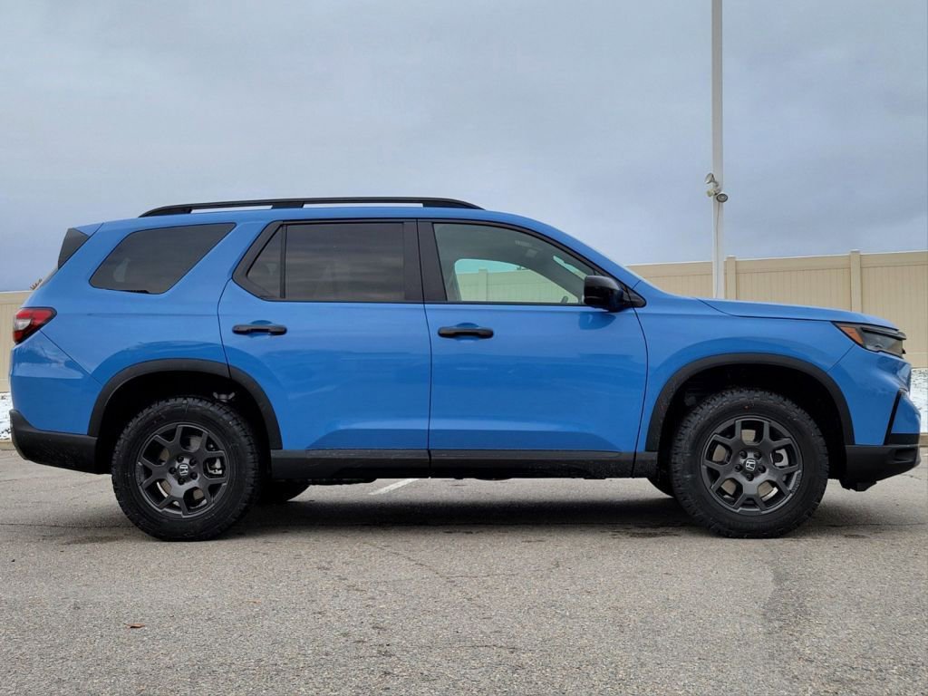 2025 Honda Pilot TrailSport photo 9