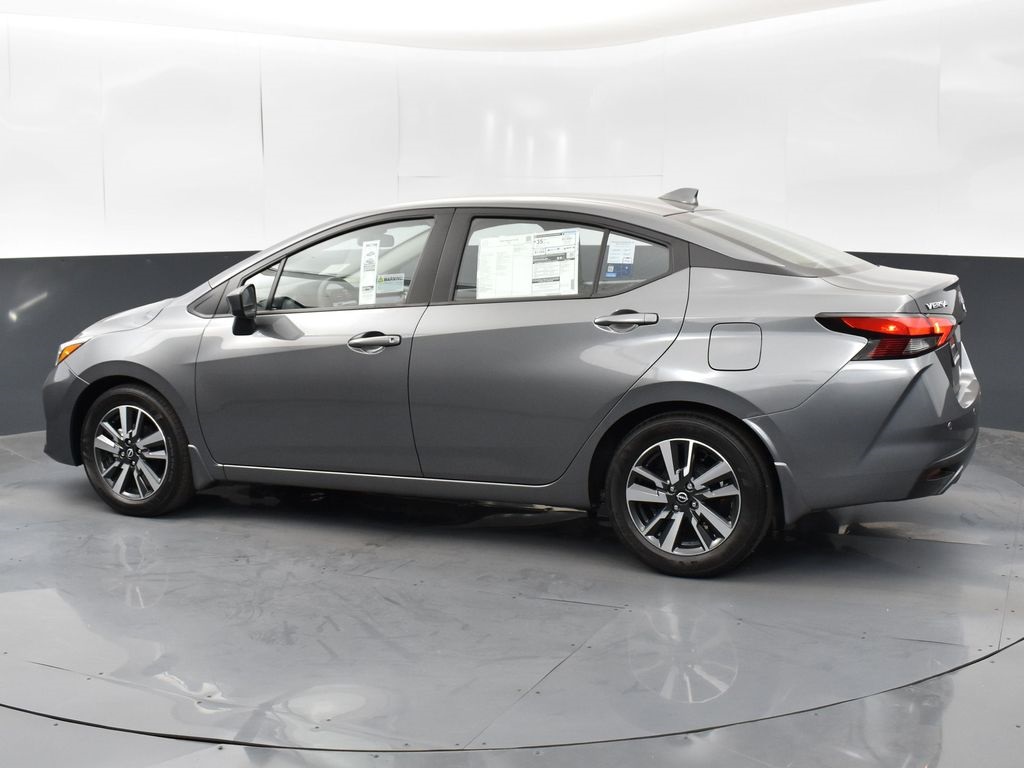 2025 Nissan Versa 1.6 SV photo 5