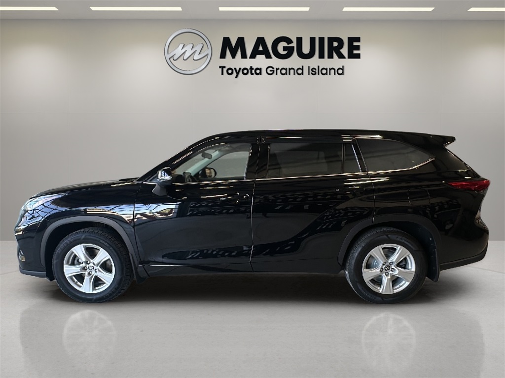 2021 Toyota Highlander L photo 22