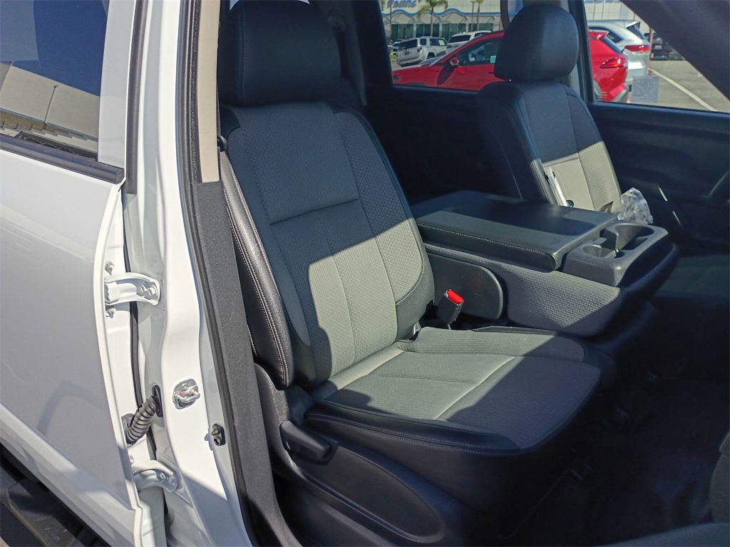 2021 Nissan Titan S photo 32