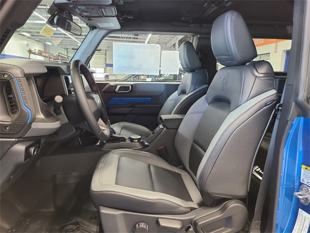 2024 Ford Bronco Black Diamond photo 12