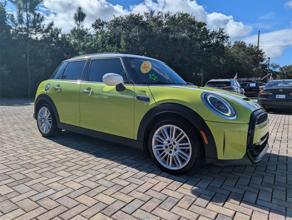 2023 MINI Hardtop 4 Door S's photo