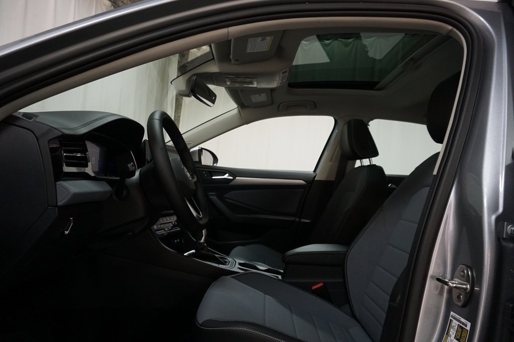 2025 Volkswagen Jetta 1.5T SE photo 21