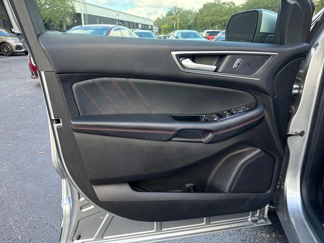 2020 Ford Edge ST photo 18