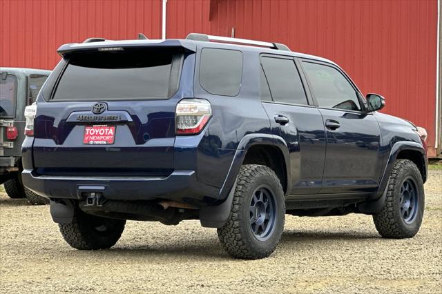 2022 Toyota 4Runner SR5 Premium 4WD photo 3