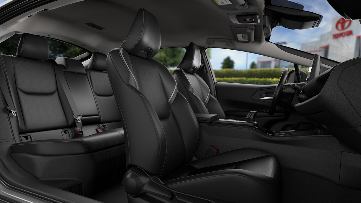 2026 Toyota Prius XLE photo 16