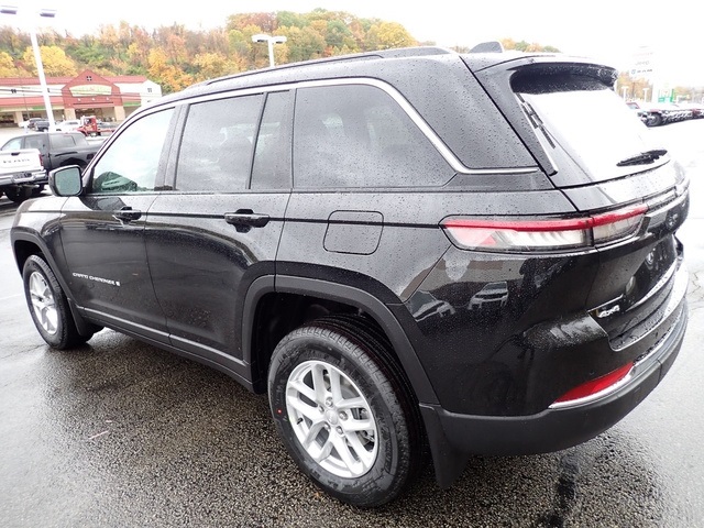 2025 Jeep Grand Cherokee Laredo X photo 2