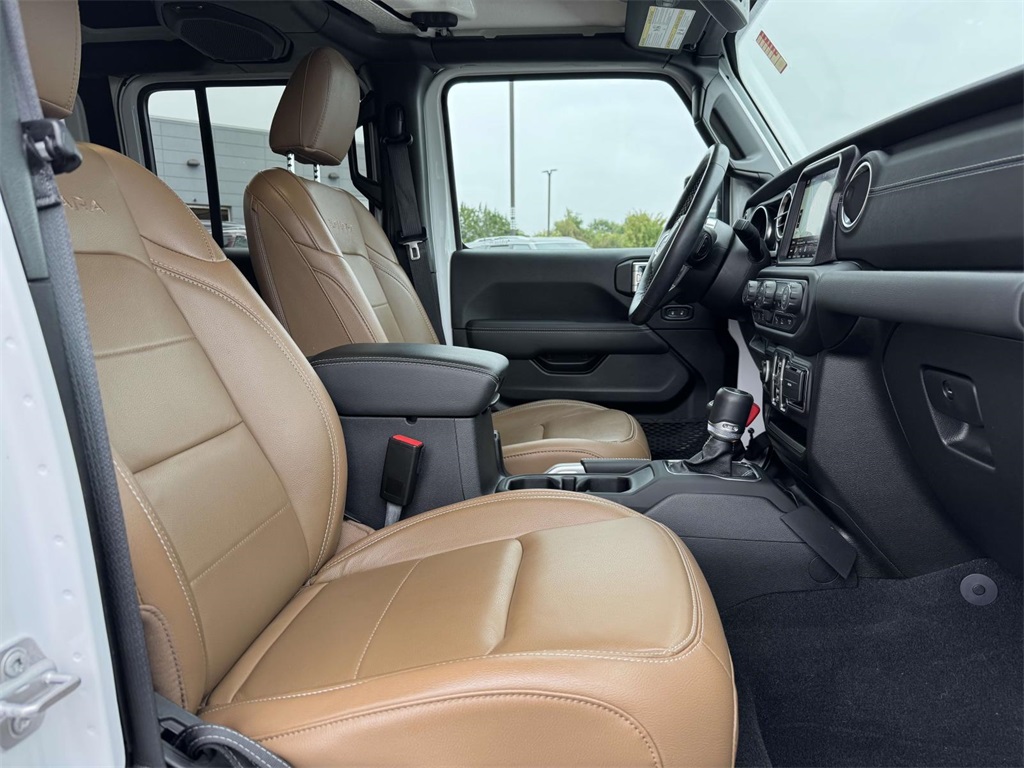 2021 Jeep Wrangler Unlimited Sahara photo 8
