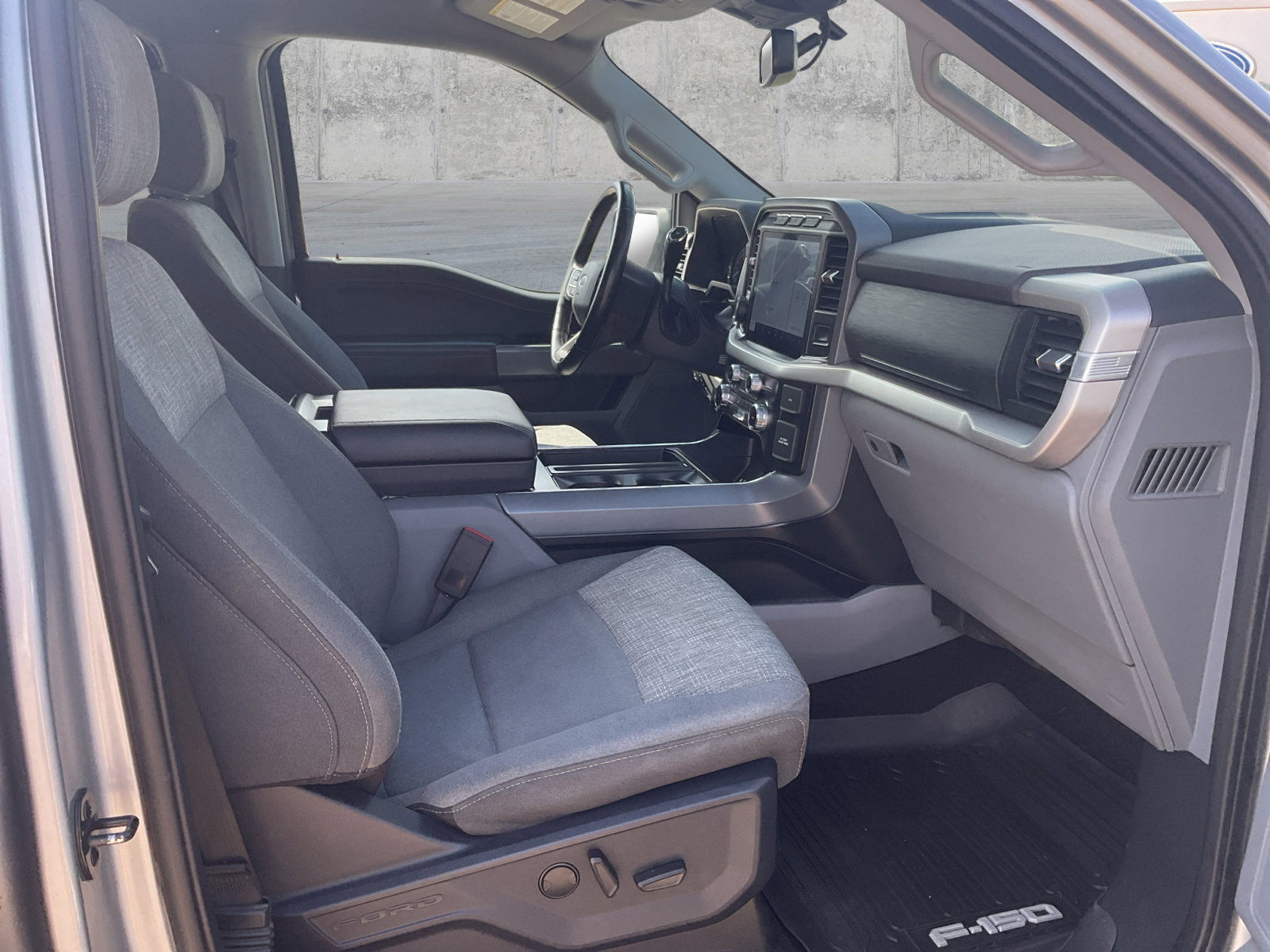 2022 Ford F-150 XLT photo 4