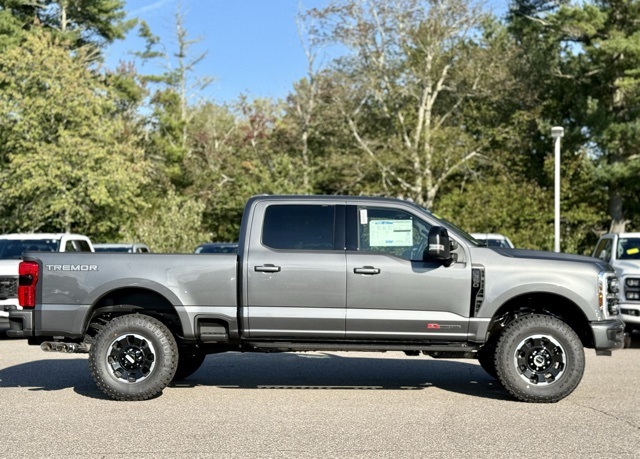 2026 Ford F-350 photo 3