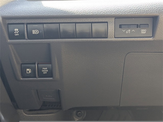 2022 Toyota Sienna XLE photo 20