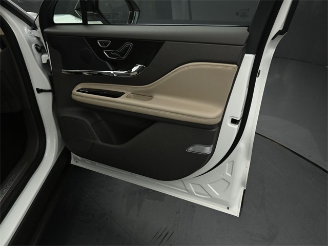 2023 LINCOLN CORSAIR - Image 33