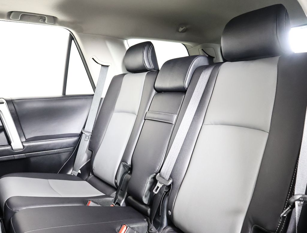 2021 Toyota 4Runner SR5 Premium photo 14