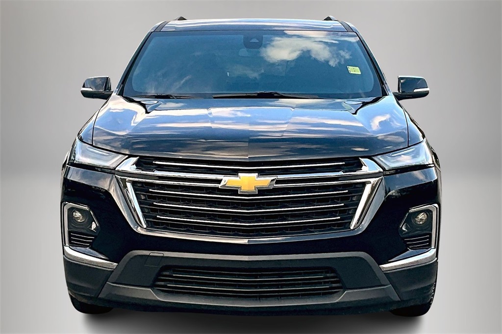 2022 Chevrolet Traverse Leather photo 2
