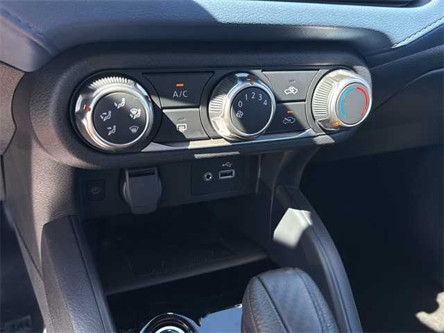2025 Nissan Versa 1.6 SV photo 20