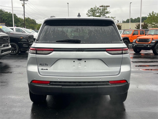 2025 Jeep Grand Cherokee Altitude X photo 3