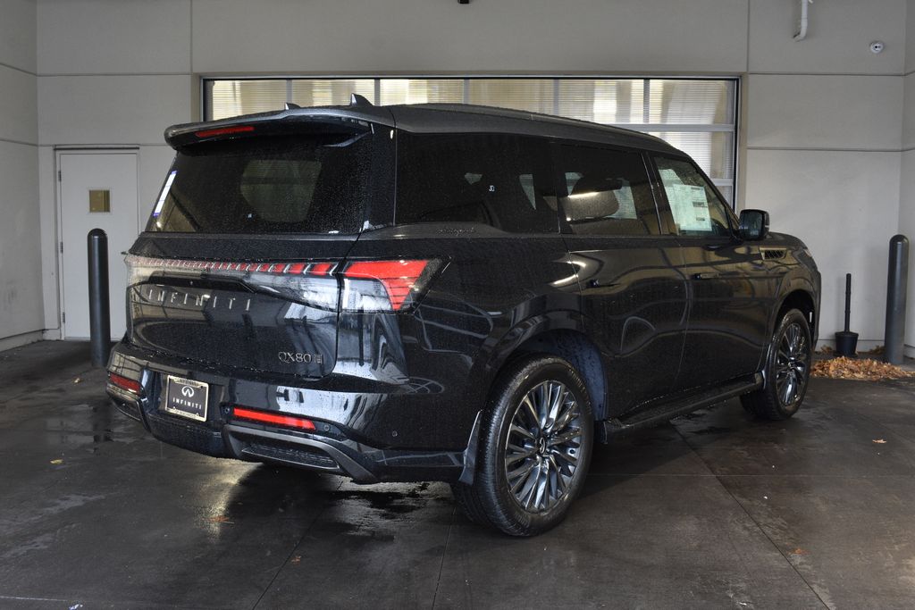 2026 Infiniti QX80 photo 3