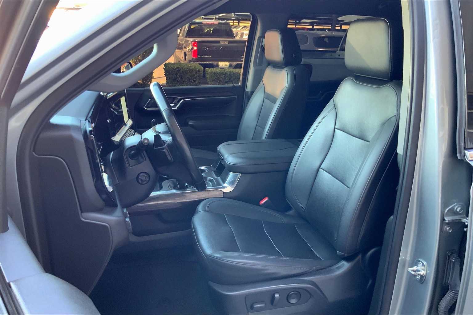 2023 Chevrolet Silverado 1500 LTZ photo 7