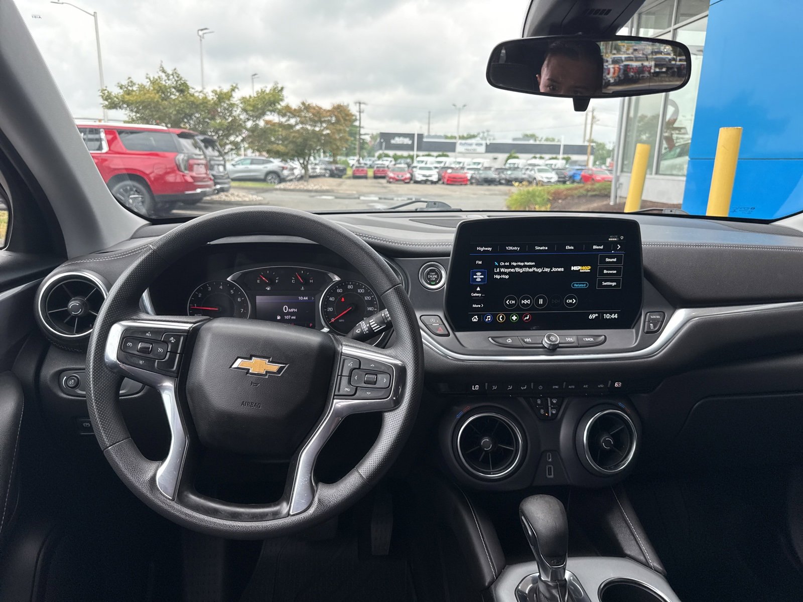 2023 Chevrolet Blazer 2LT photo 2
