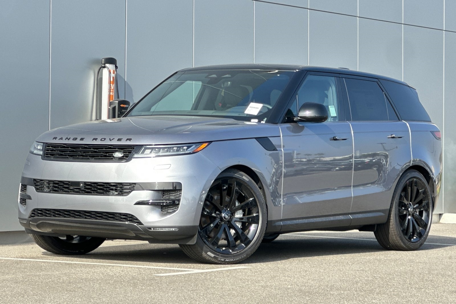 2025 Land Rover Range Rover Sport SE's photo
