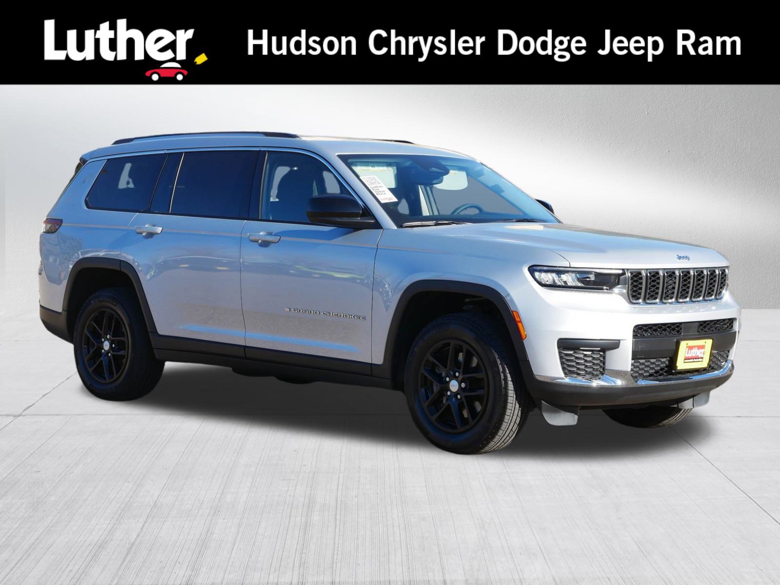 2023 Jeep Grand Cherokee L Laredo's photo