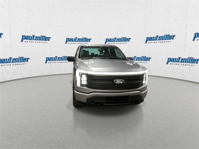 2025 Ford F-150 Lightning photo 3