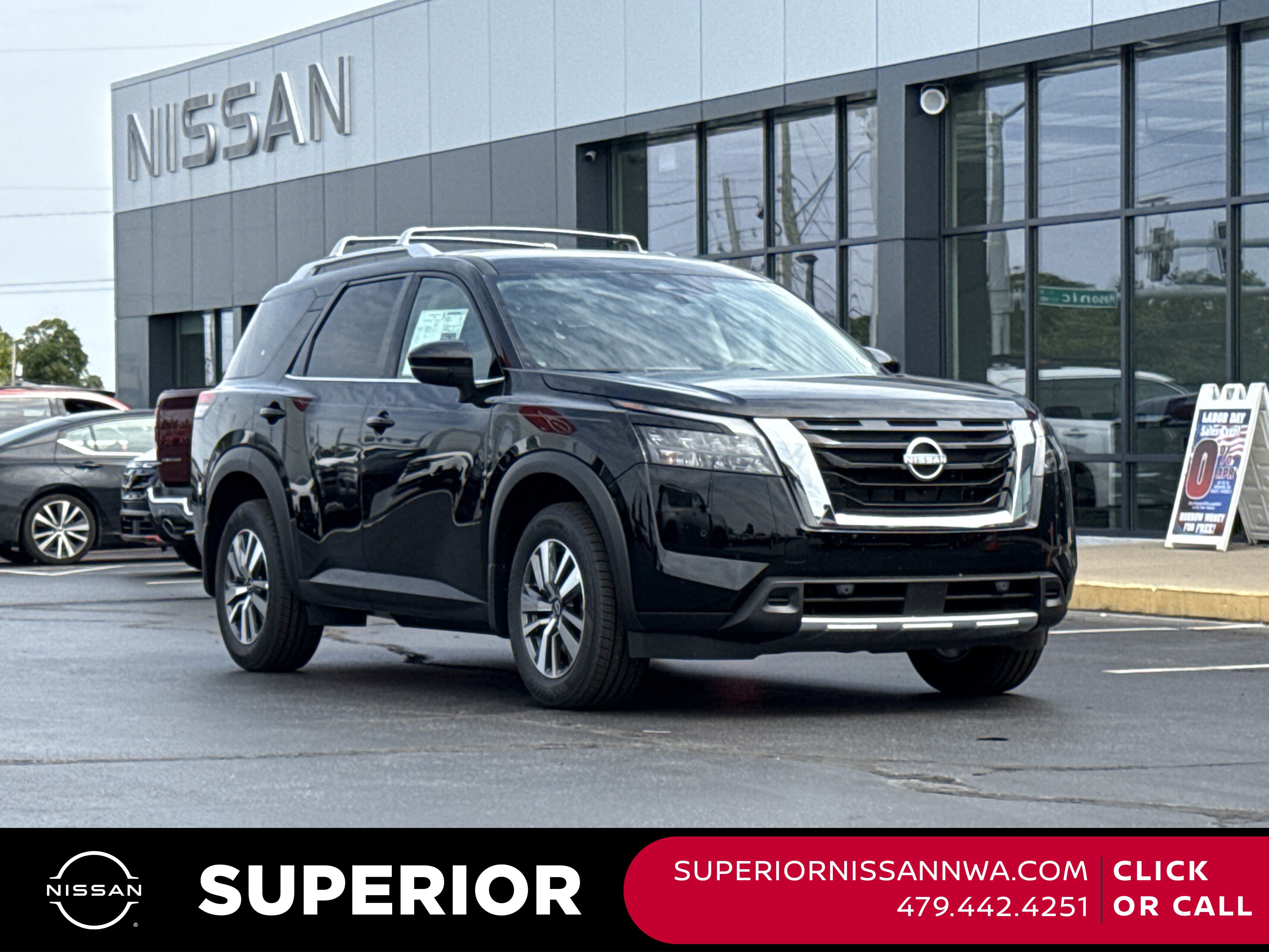 2025 Nissan Pathfinder SL's photo