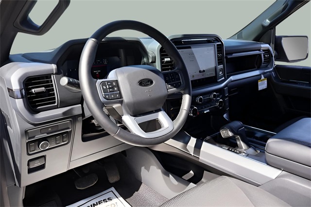2025 Ford F-150 XLT photo 9