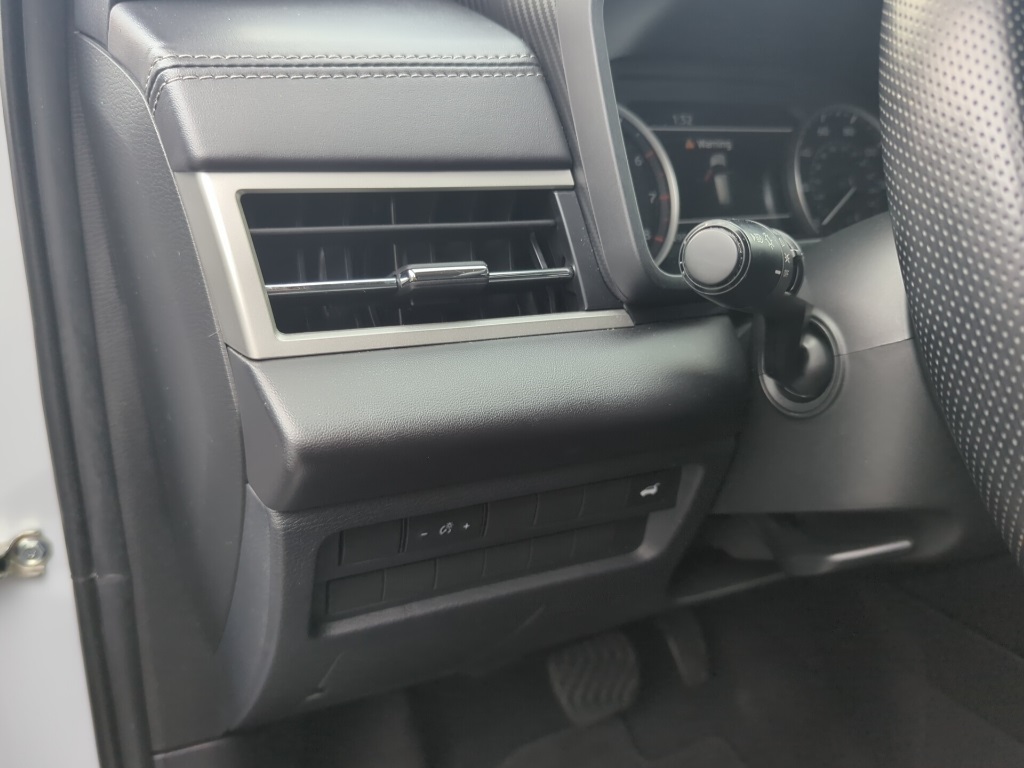 2024 Mitsubishi Outlander SE Black Edition photo 12
