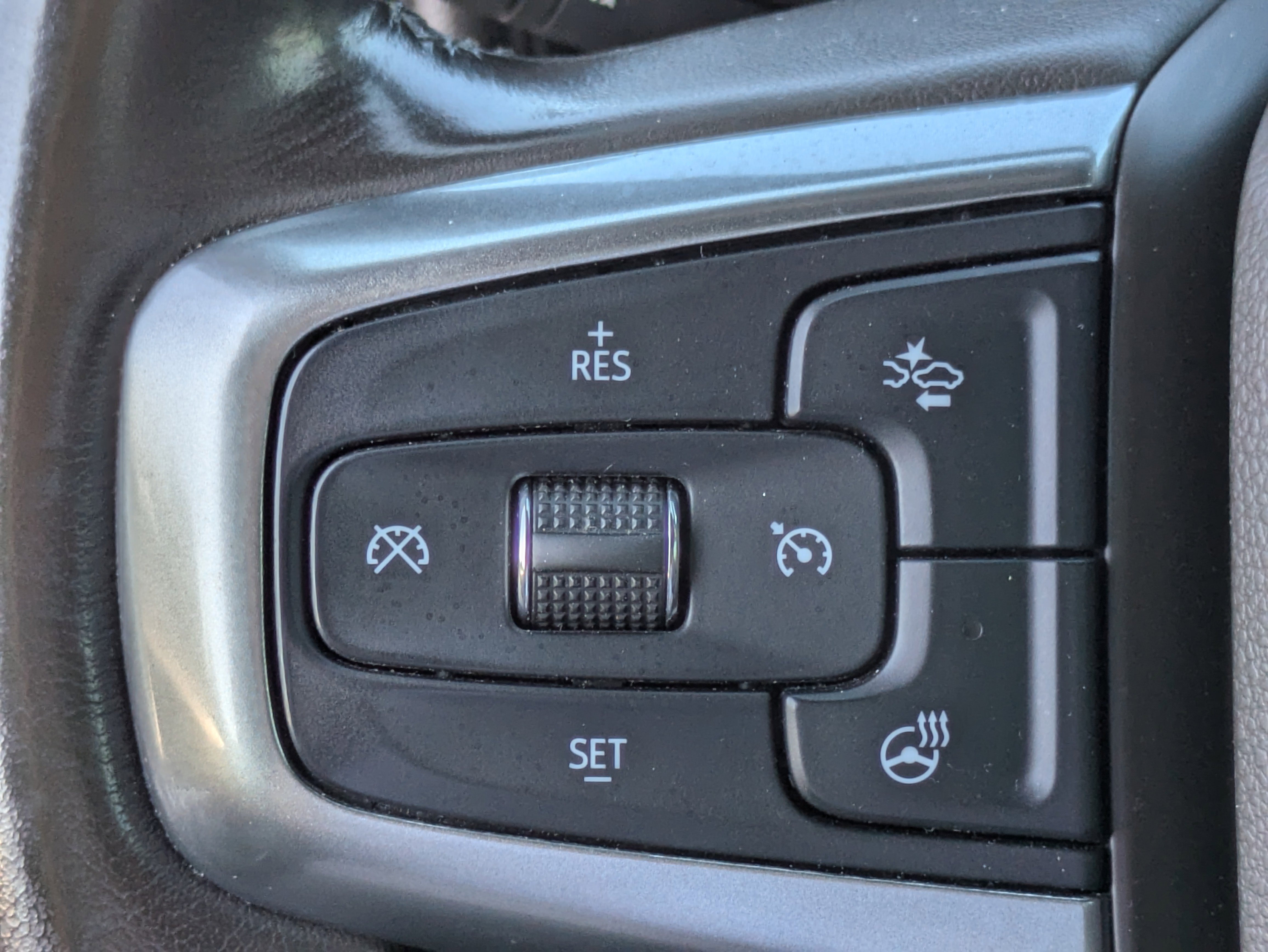 2020 Chevrolet Silverado 1500 LTZ photo 5