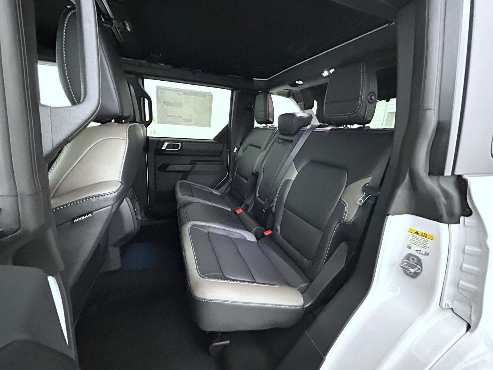 2025 Ford Bronco Outer Banks photo 19