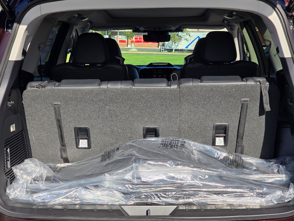 2025 Subaru Ascent Touring photo 3
