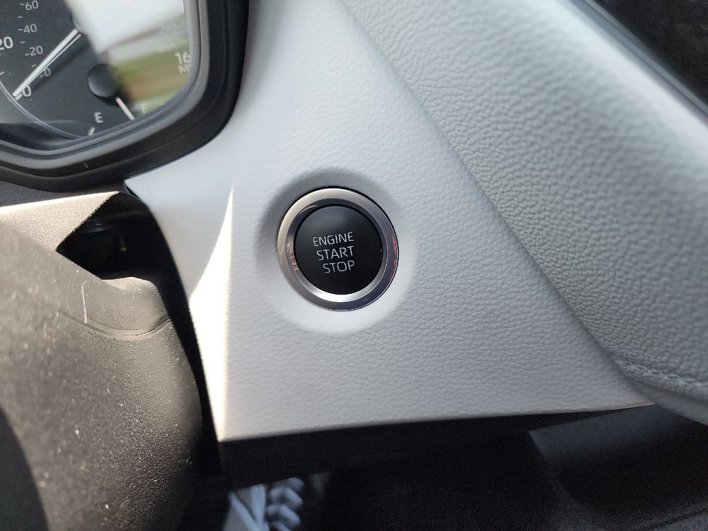 2024 Toyota Corolla SE photo 22