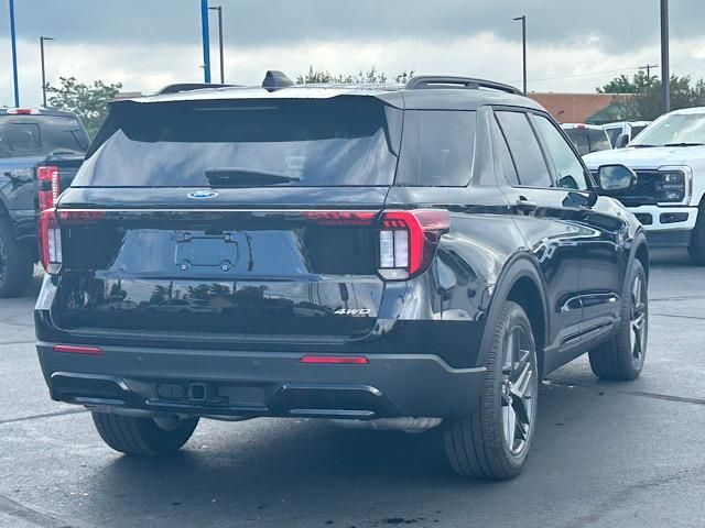 2025 Ford Explorer ST-Line photo 5