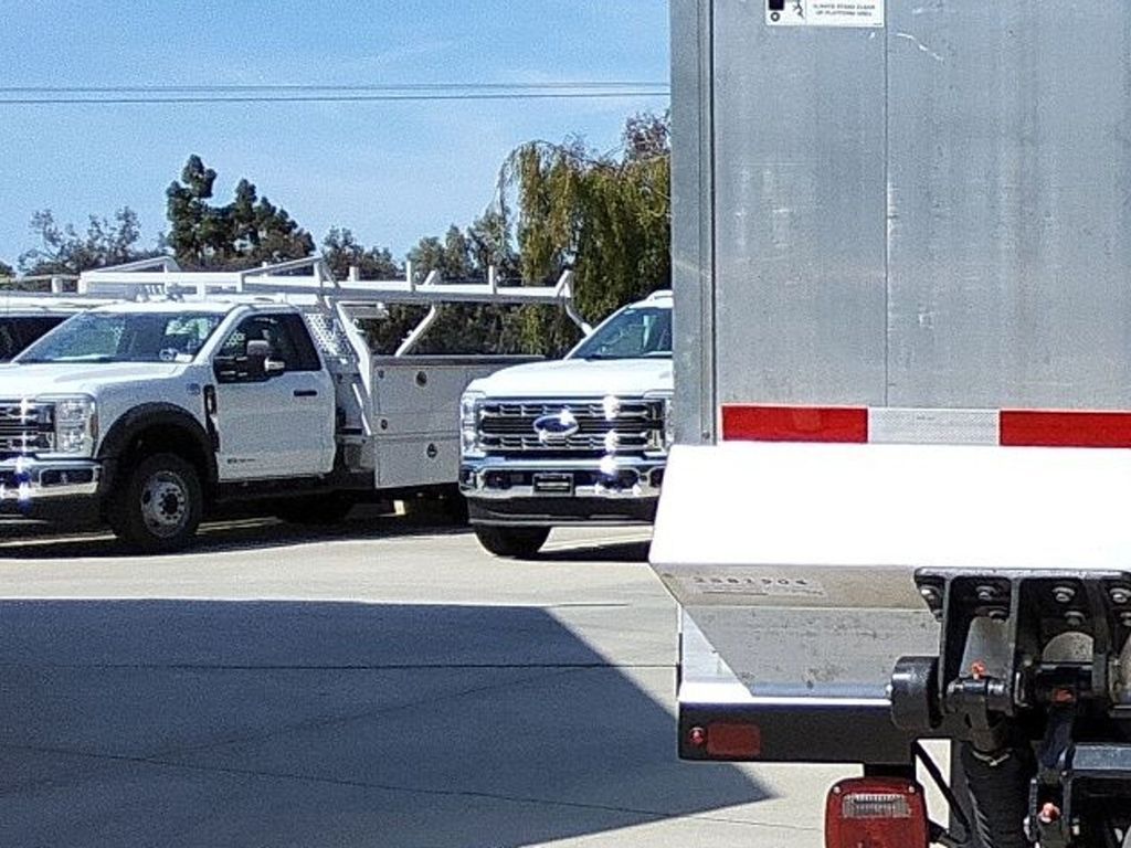 2025 Ford F-550 photo 14