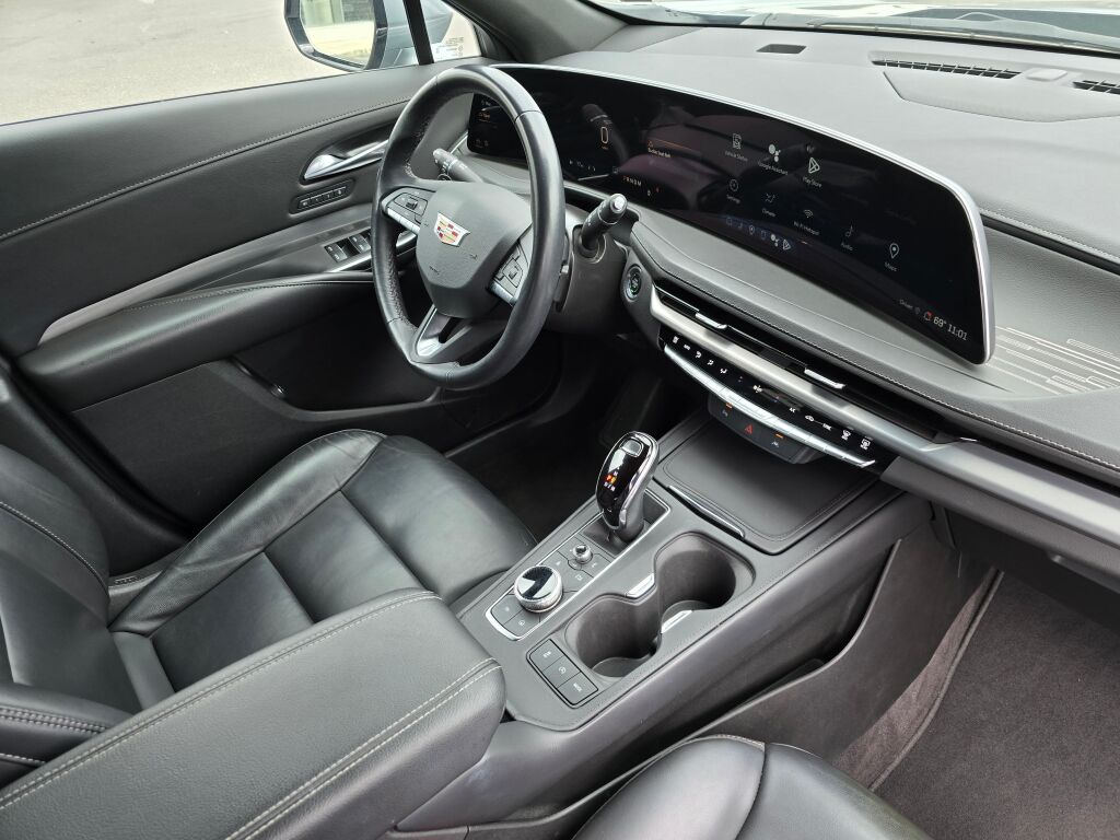 2024 Cadillac XT4 Premium Luxury photo 10