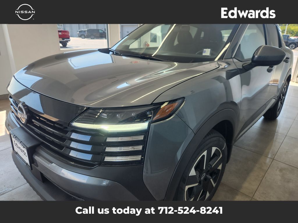 2025 Nissan Kicks SV photo 4