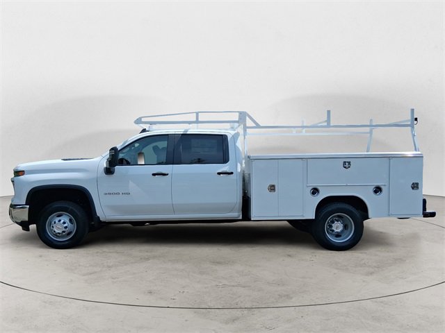 2025 Chevrolet Silverado 3500HD Work Truck photo 2