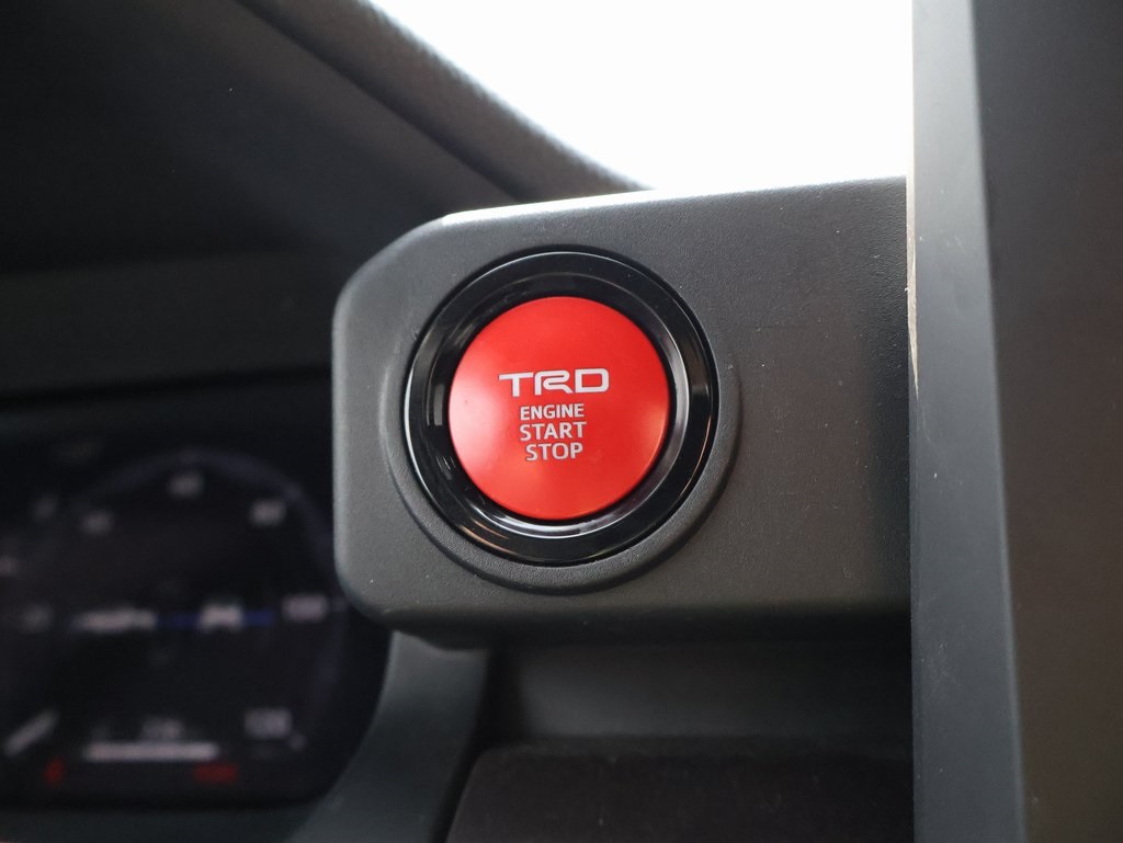2025 Toyota Tacoma TRD Off-Road photo 28