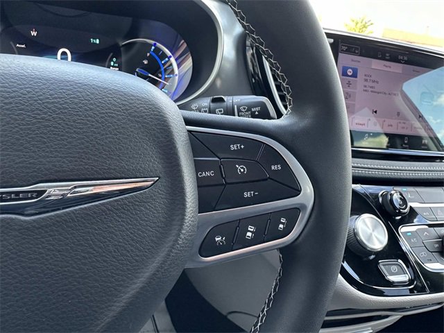 2022 Chrysler Pacifica Hybrid Touring L photo 64