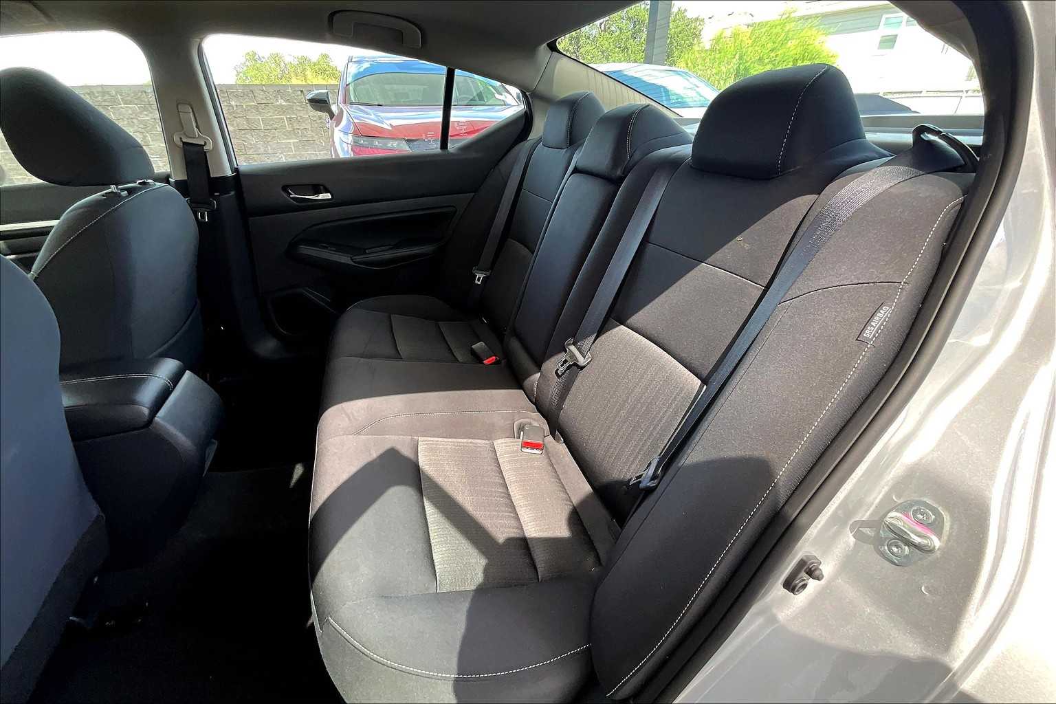 2022 Nissan Altima 2.5 SV photo 13