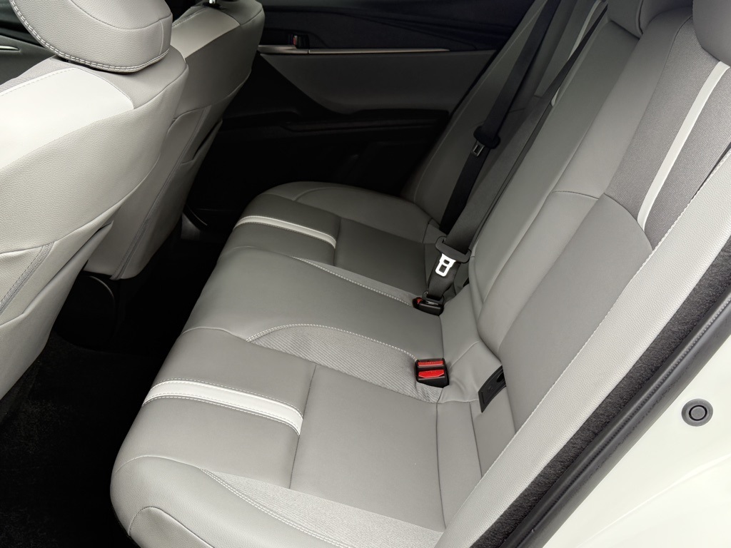 2025 Toyota Camry SE photo 27
