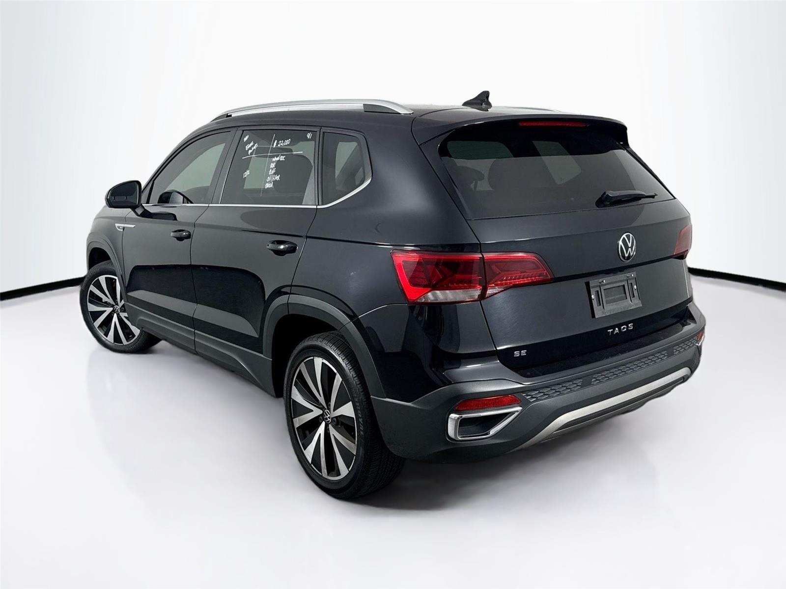 2022 Volkswagen Taos SE photo 8