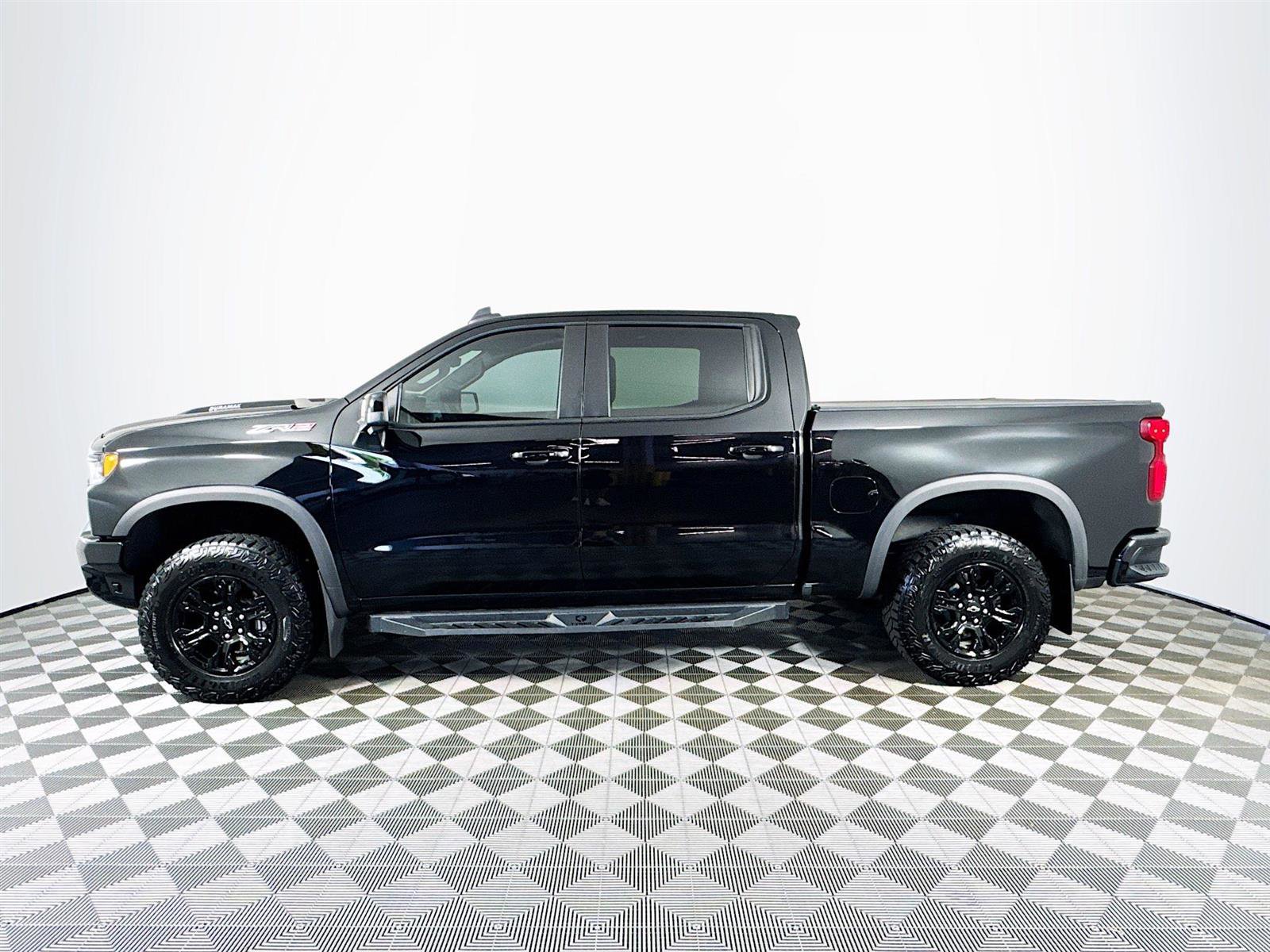 2024 Chevrolet Silverado 1500 ZR2 photo 3
