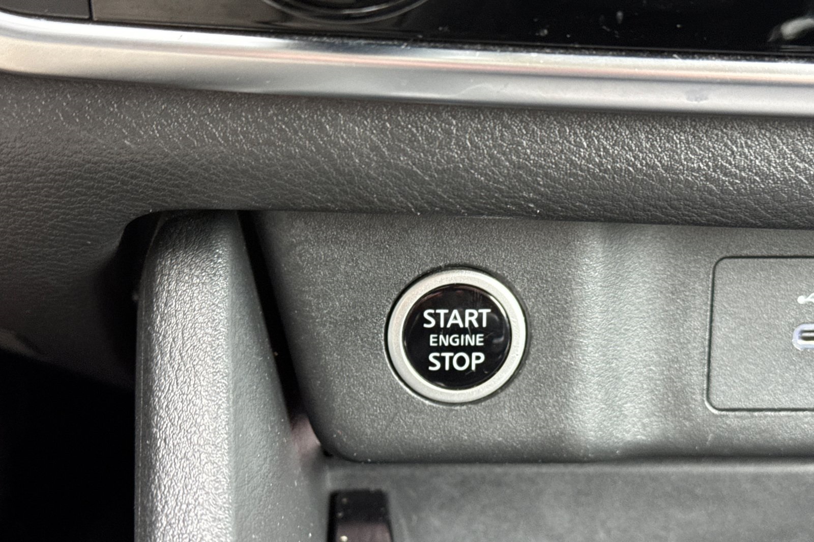 2023 Nissan Rogue S AWD photo 20