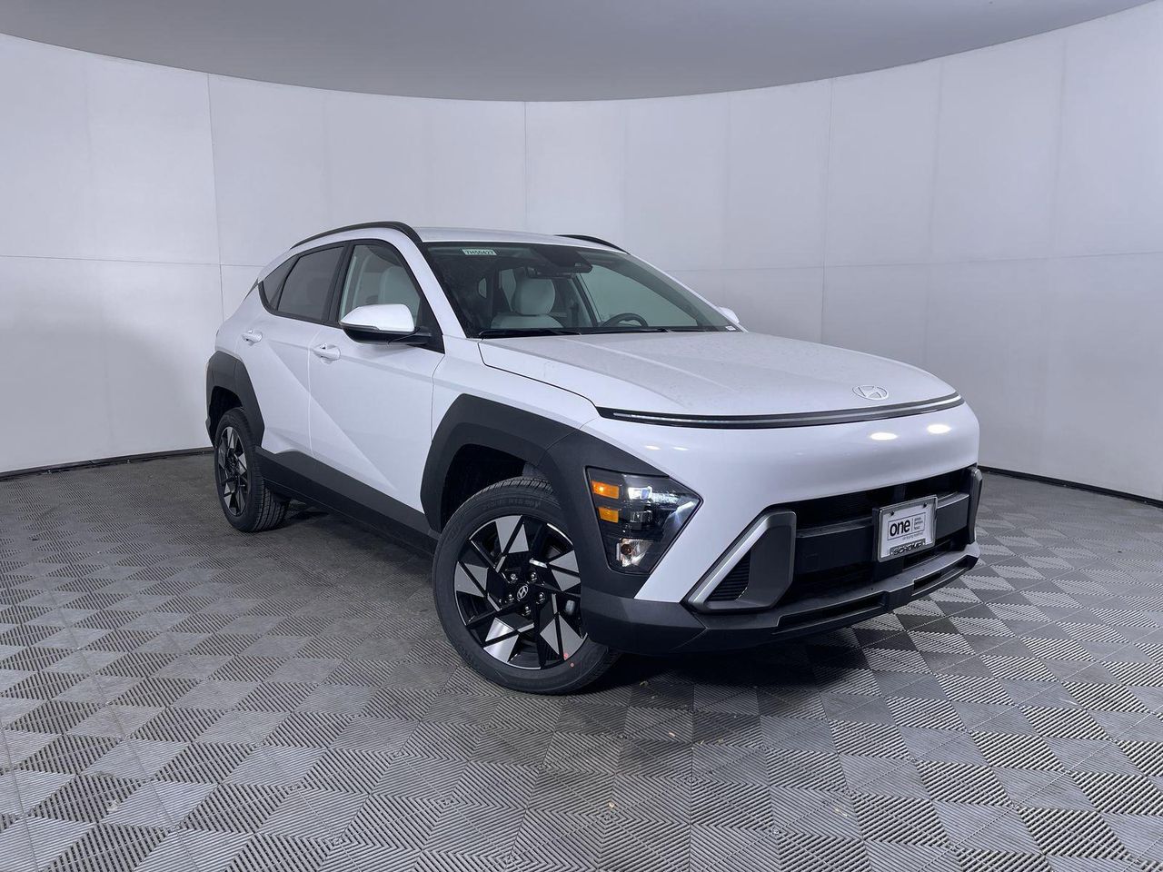2025 Hyundai Kona SEL photo 3
