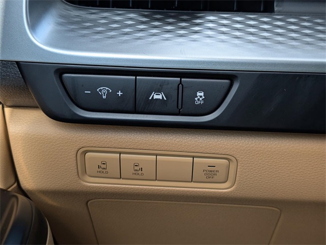 2024 Kia Carnival LX photo 11