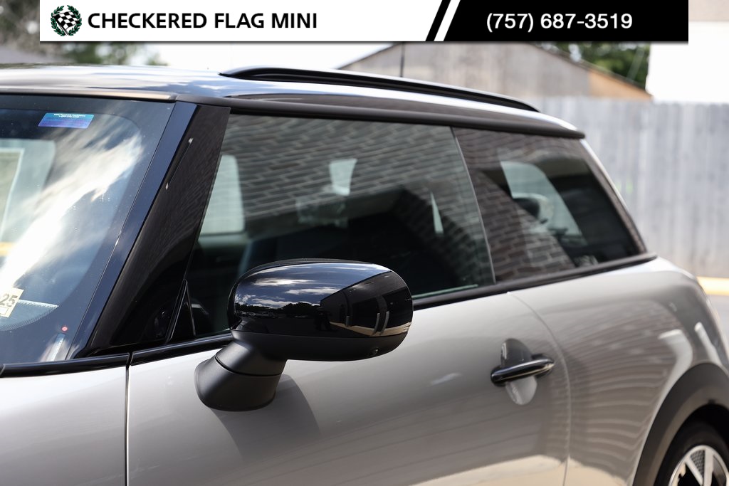 2025 Mini Cooper S Iconic photo 13
