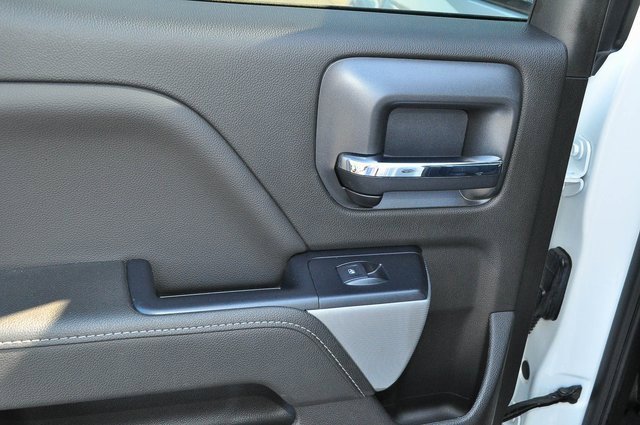 2019 Chevrolet Silverado LT photo 18